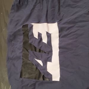 American Eagle large graphic tee